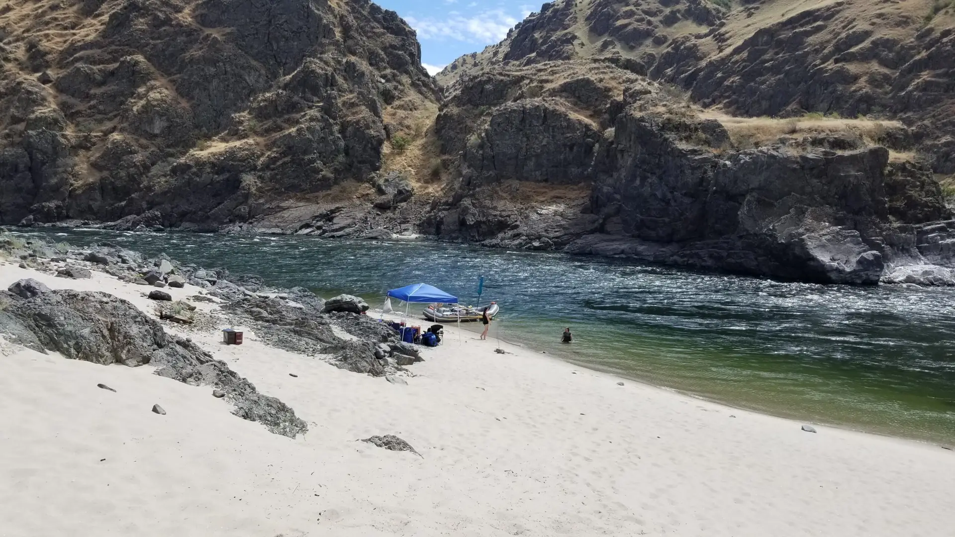 sandy beach on salmon river